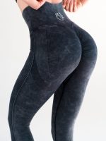 Black sports seamless leggings with shaping effect and high waist