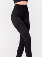 Czarne bezszwowe legginsy z wysokim stanem i efektem modelującym