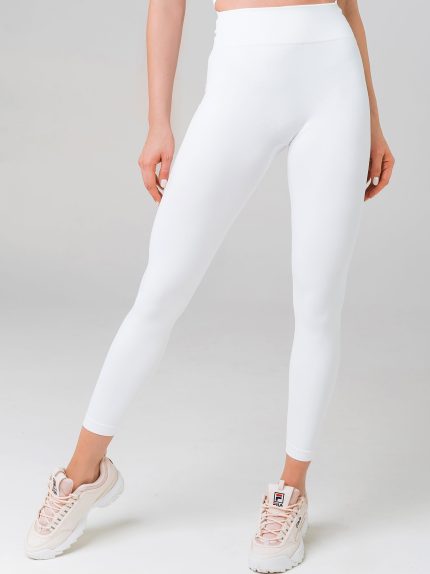 Seamless sports set leggings and sports bra in white