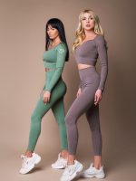 Two-piece sports set in green