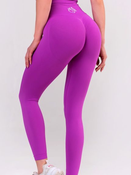 Alakformáló és kiemelő hatású lila fitnesz leggings