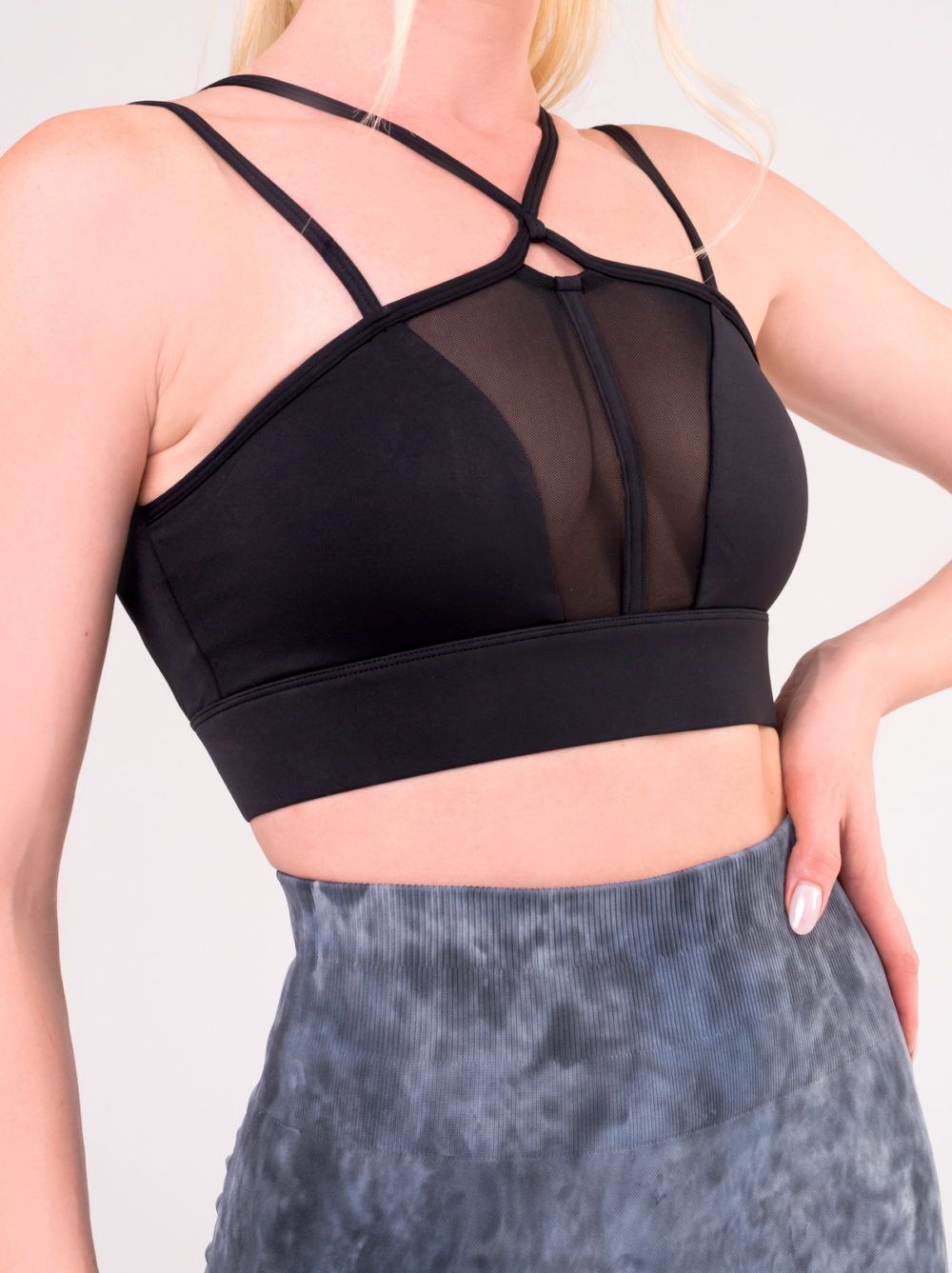 Sports bustier in black with mesh