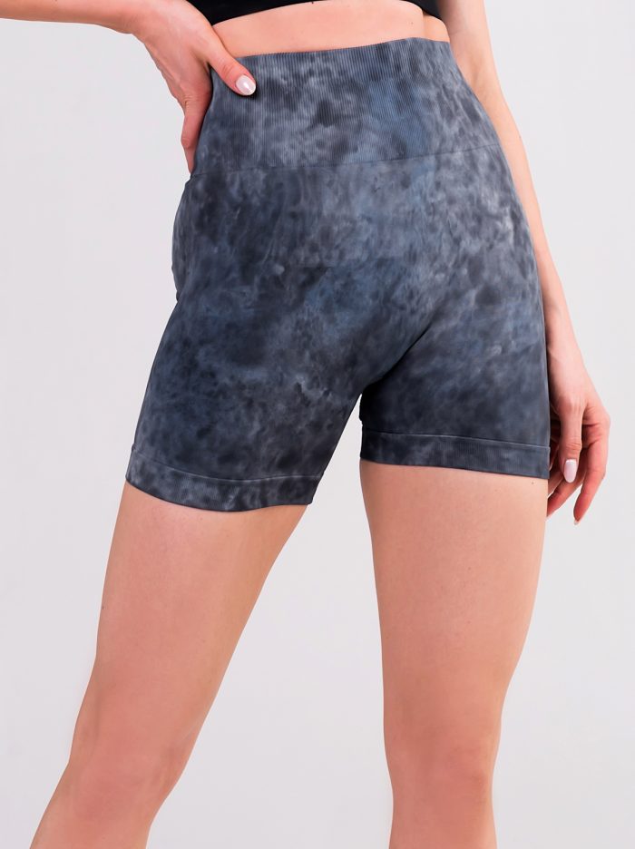 Grey high waisted leggings made of seamless breathable fabric