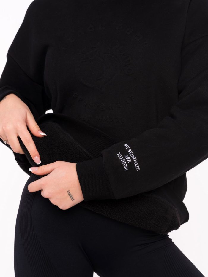 Sporty black hooded sweatshirt with fleece soft lining