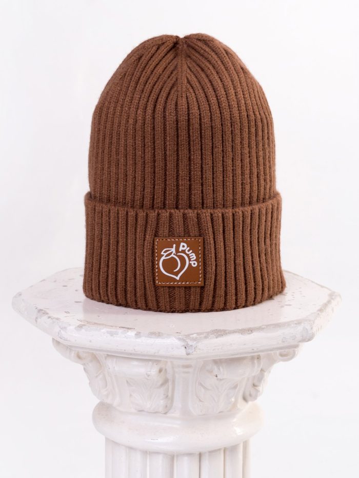 Knitted brown winter hat with leather logo "Peach Pump"