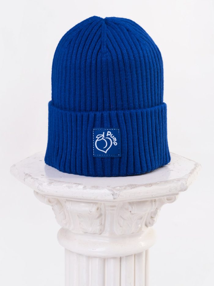 Women's knitted blue beanie hat with leather logo "Peach Pump"