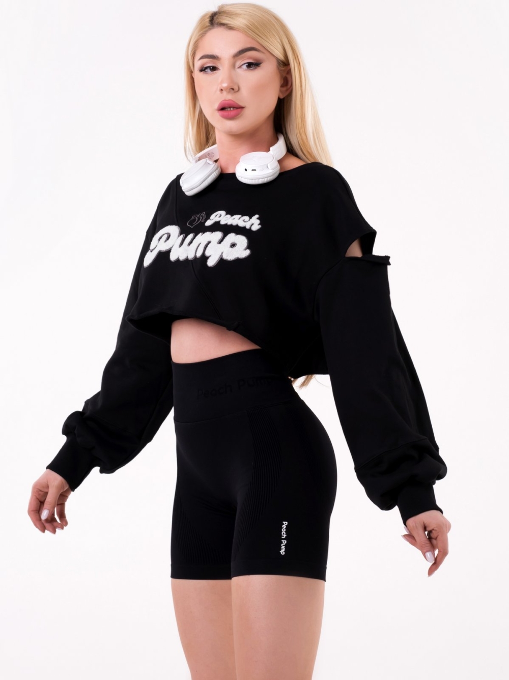 Γυναικεία αθλητική μπλούζα σε μαύρο χρώμα με λευκές επιγραφές για γυμναστική