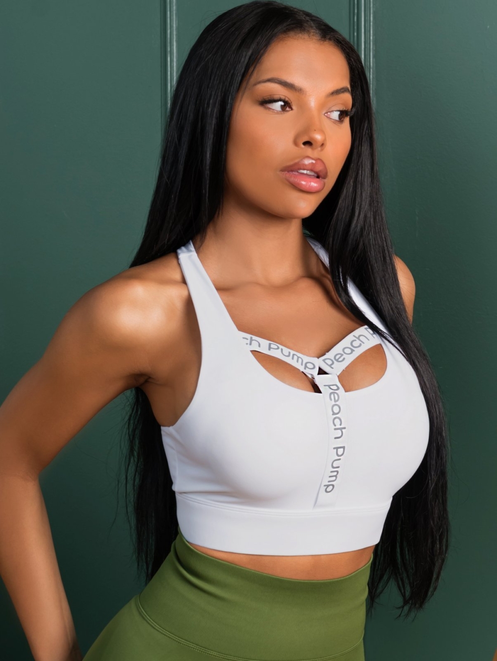 Moderná biela podprsenka s vypchávkami a nápismi Peach Pump Y