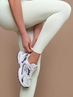 Leggingsből és sportmelltártóból álló Peach Pump sport szett boka felirattal