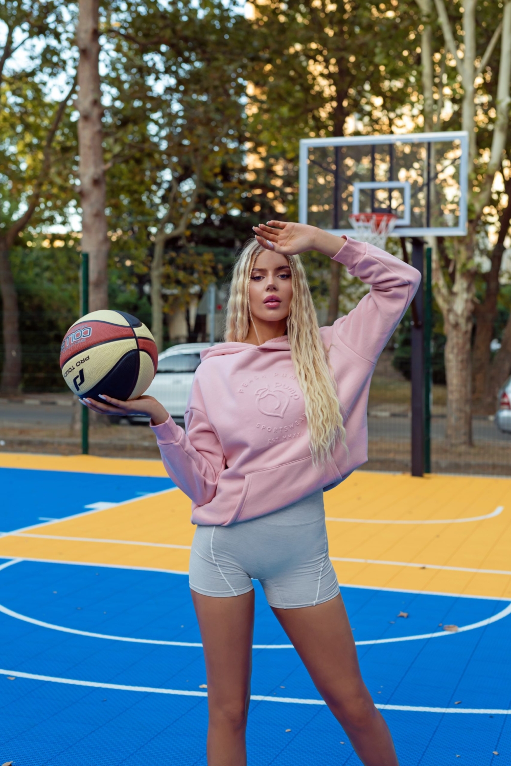 Damskie szare legginsy z białymi liniami do uprawiania sportu