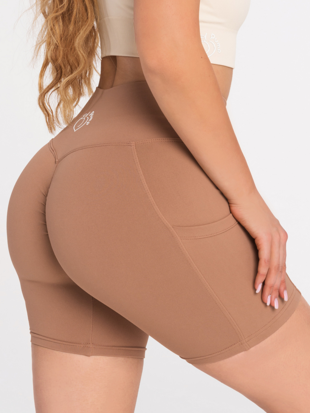 Brown short fitness leggings with pockets and high waist