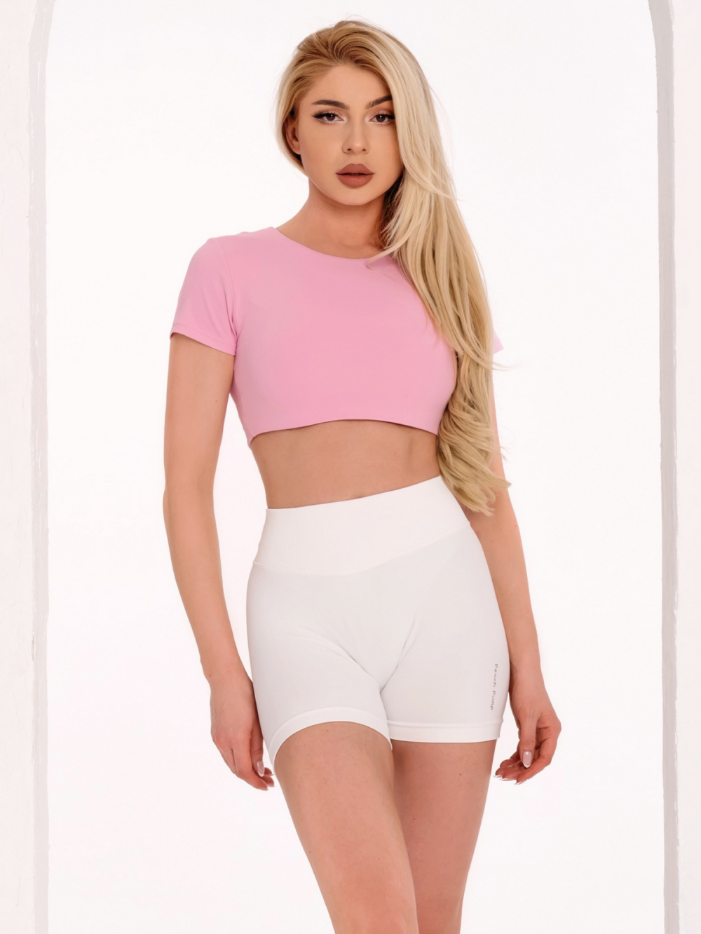 Бял дамски спортен клин със средна талия