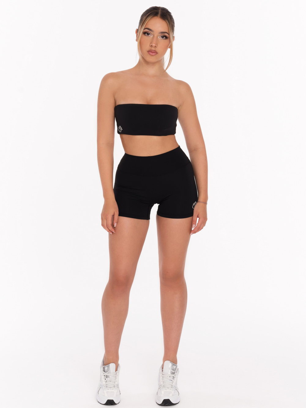 Čierna športová podprsenka s vypchávkami typu breeches