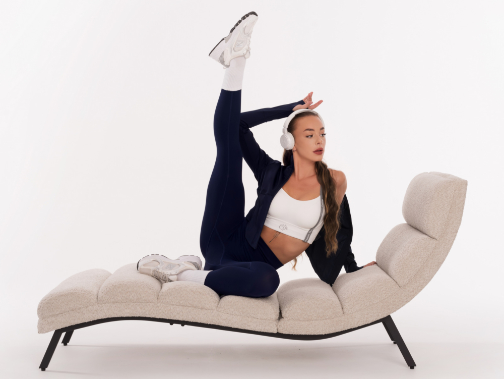 Αθλητικό λευκό μπουστάκι με γκρι τιράντες και επιγραφές Peach Pump