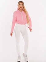 Moderna ženska sportska majica s kapuljačom u ružičastoj boji s pritezanjem u struku i natpisima