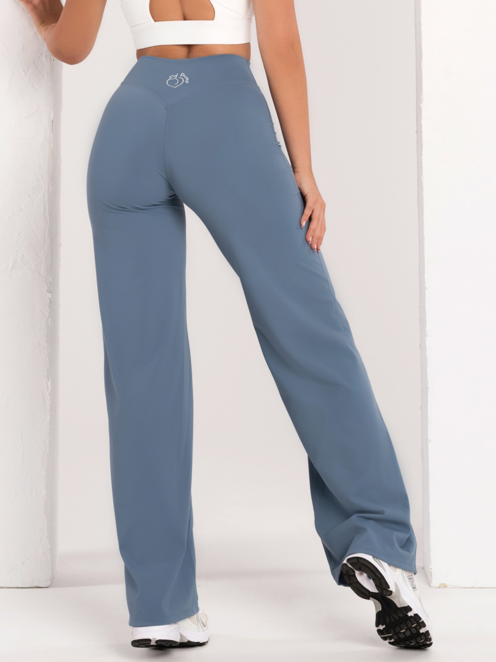 Niebieskie damskie legginsy sportowe z szerokimi nogawkami do treningu