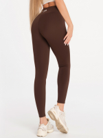 Sötétbarna sportleggings puha belső felülettel, ideális a téli szezonra