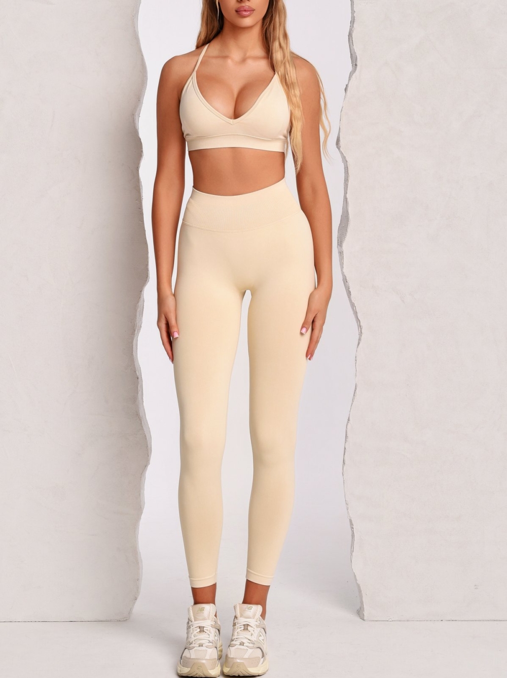 Seamless beige leggings with a high ribbed waistband for comfort and stability.