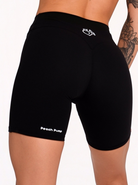 Black short sports leggings with a discreet Invisible Scrunch that follows the natural curves.
