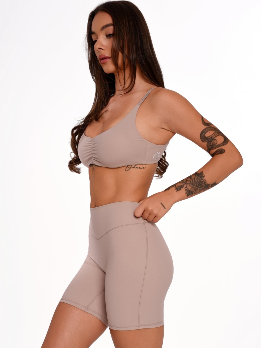 Women's Short Leggings in Beige with High-Quality, Precisely Finished Seams.