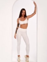 Lange Sportleggings für Damen in Weiß und Off-White mit formendem, femininem Design.