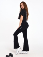 Peach Pump cotton crop T-shirt for the gym and casual athleisure looks.